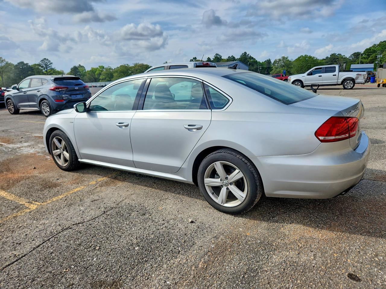 2015 Volkswagen Passat S - Image 2