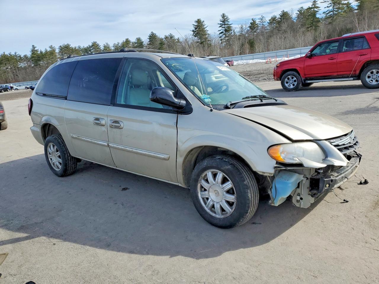 2005 Chrysler Town & Cnt - Фото 4