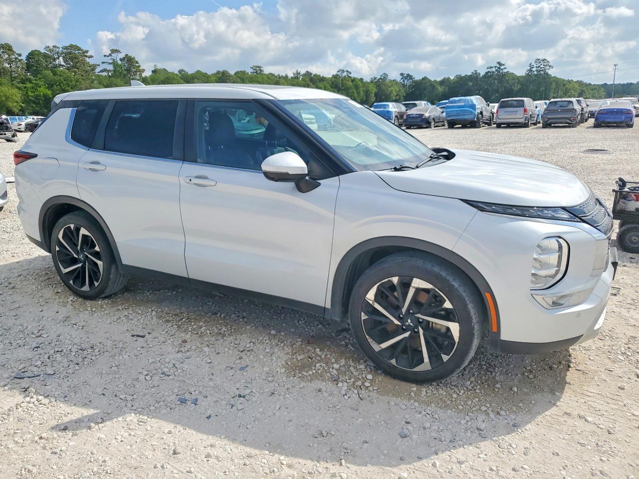 2023 Mitsubishi Outlander Se - Фото 4