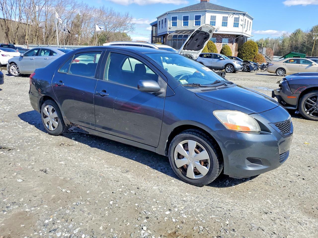 2010 Toyota Yaris Base - Image 4