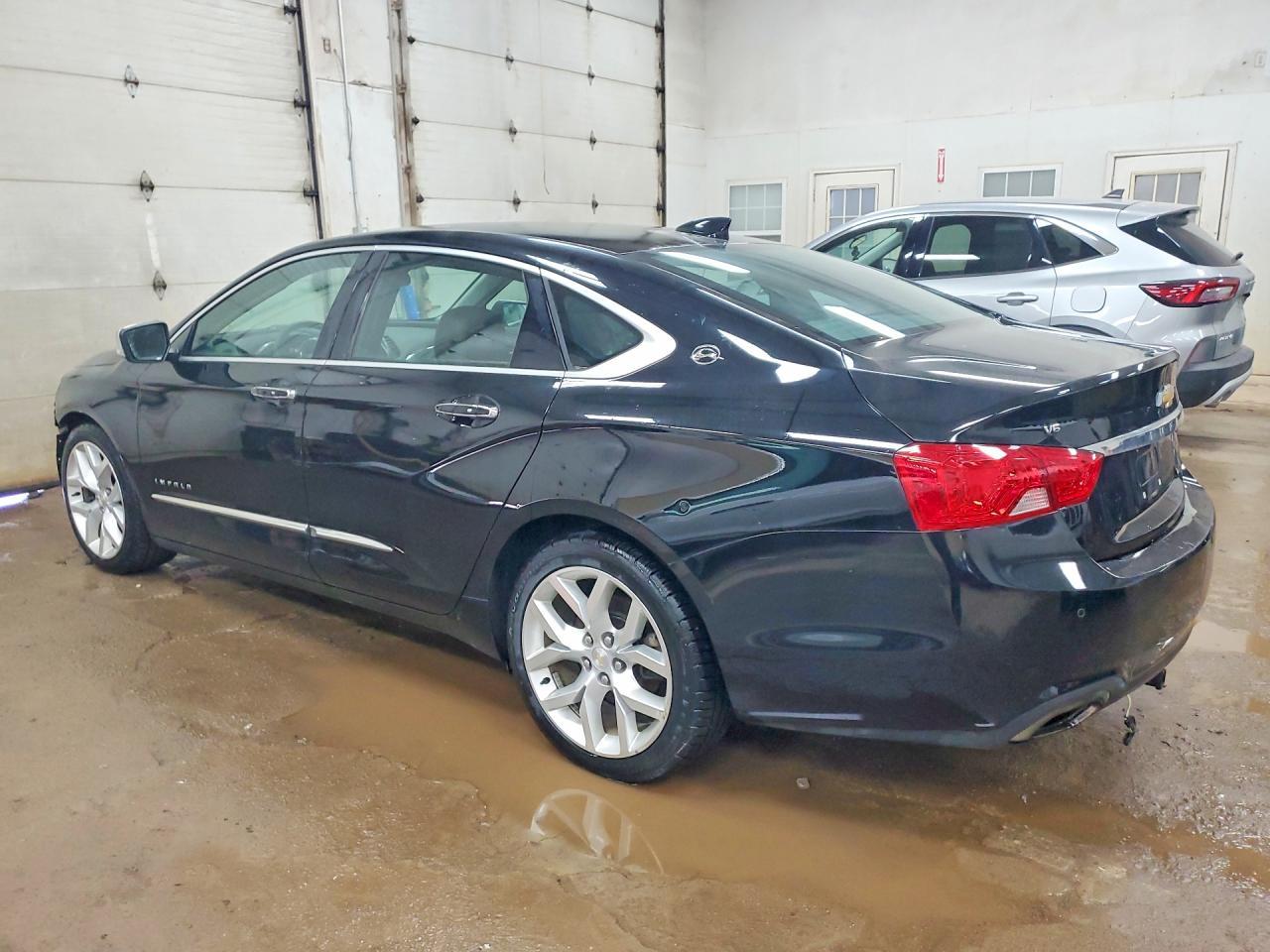 2017 Chevrolet Impala Premier - Фото 2