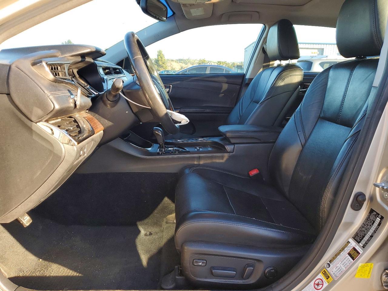2013 Toyota Avalon Hybrid Limited - Image 7