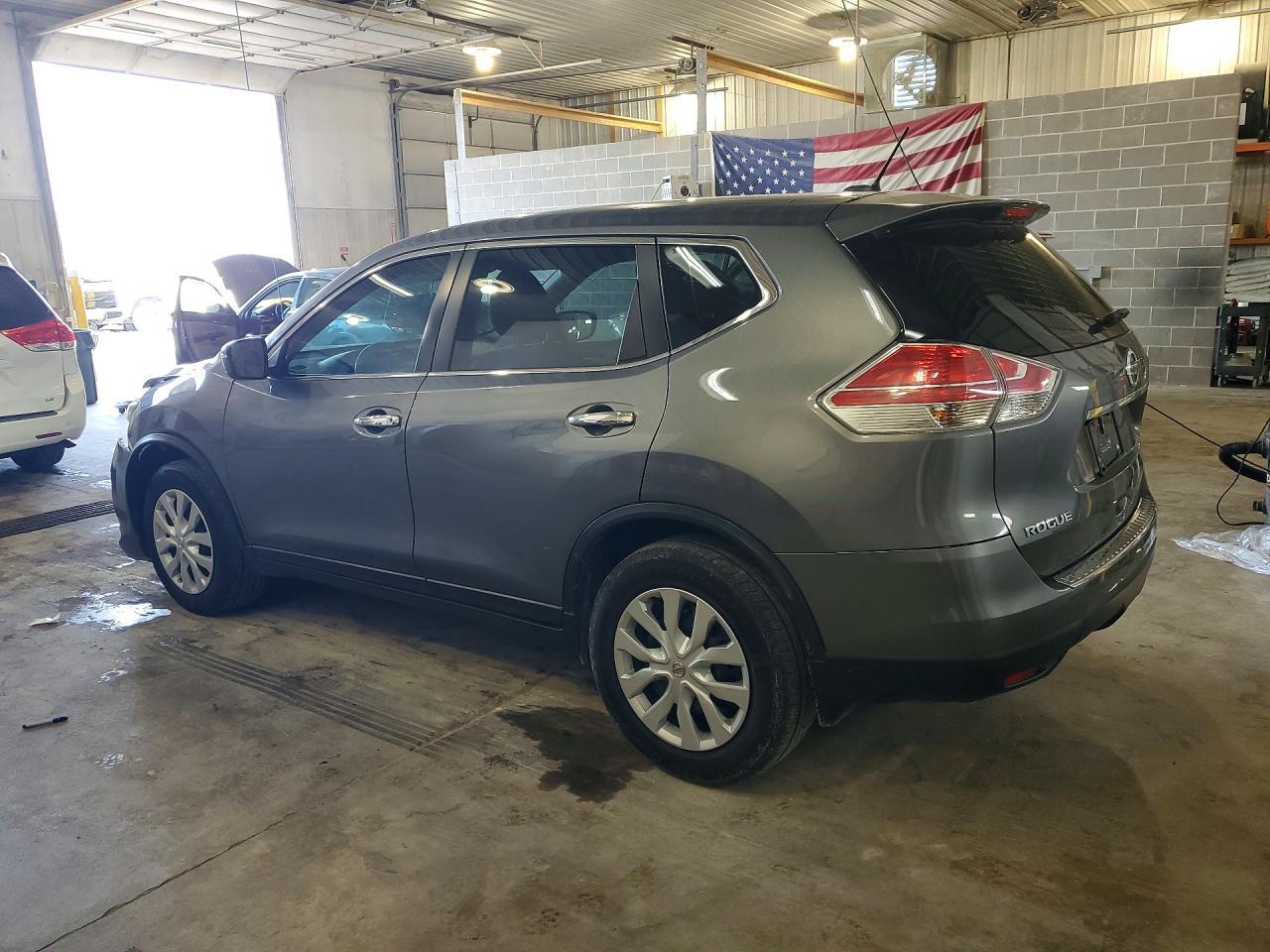 2015 Nissan Rogue S - Фото 2