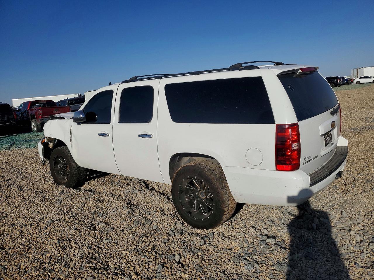 2012 Chevrolet Suburban C1500 Lt - Image 2