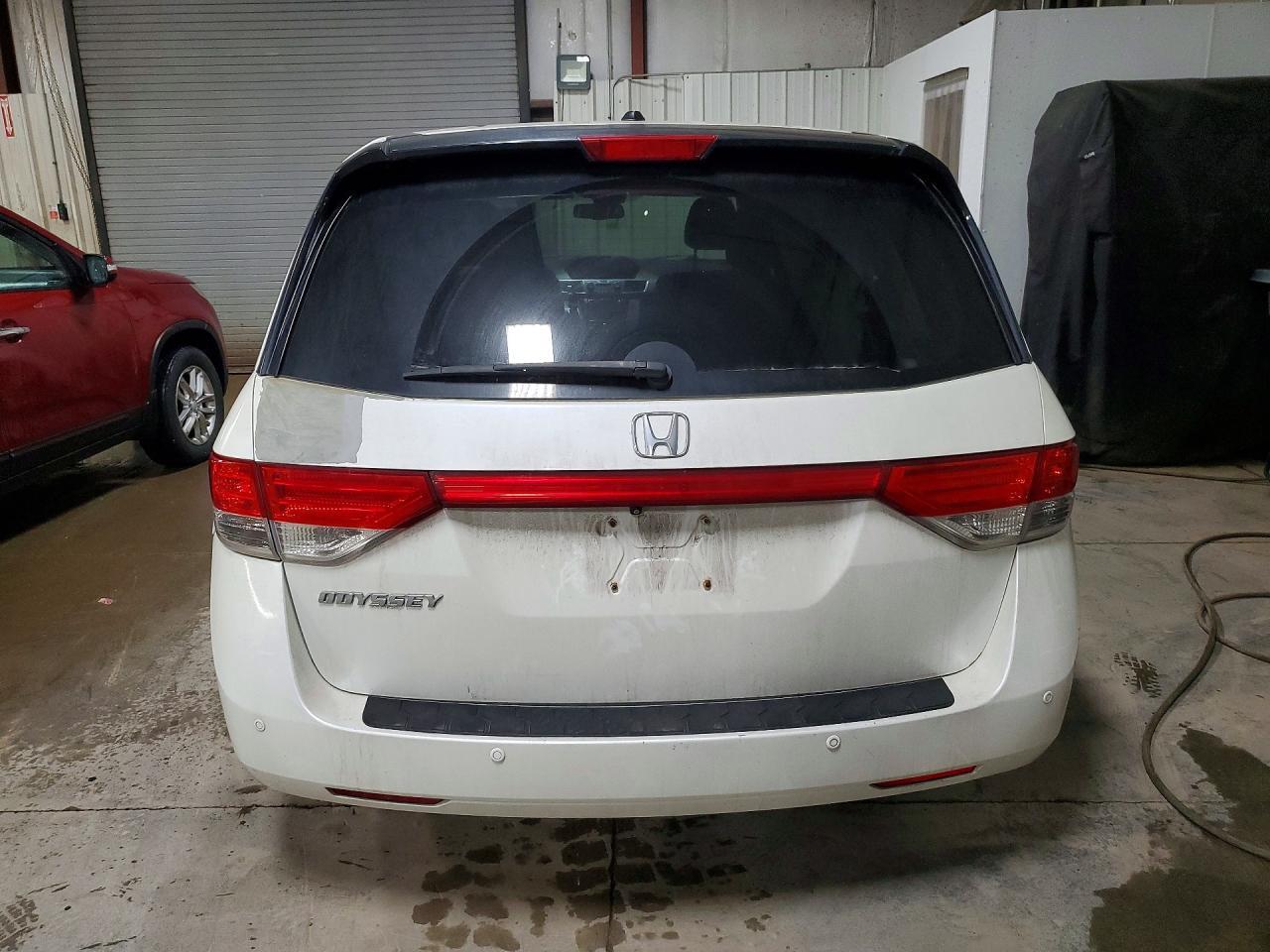 2014 Honda Odyssey Touring/Touring Elite - Image 6