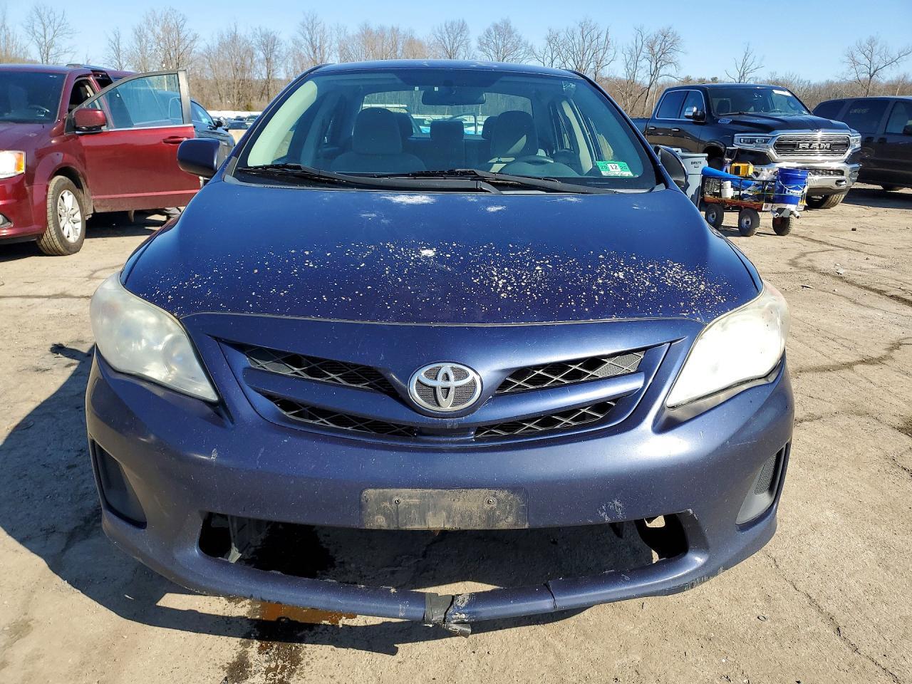 2011 Toyota Corolla Le - Image 5