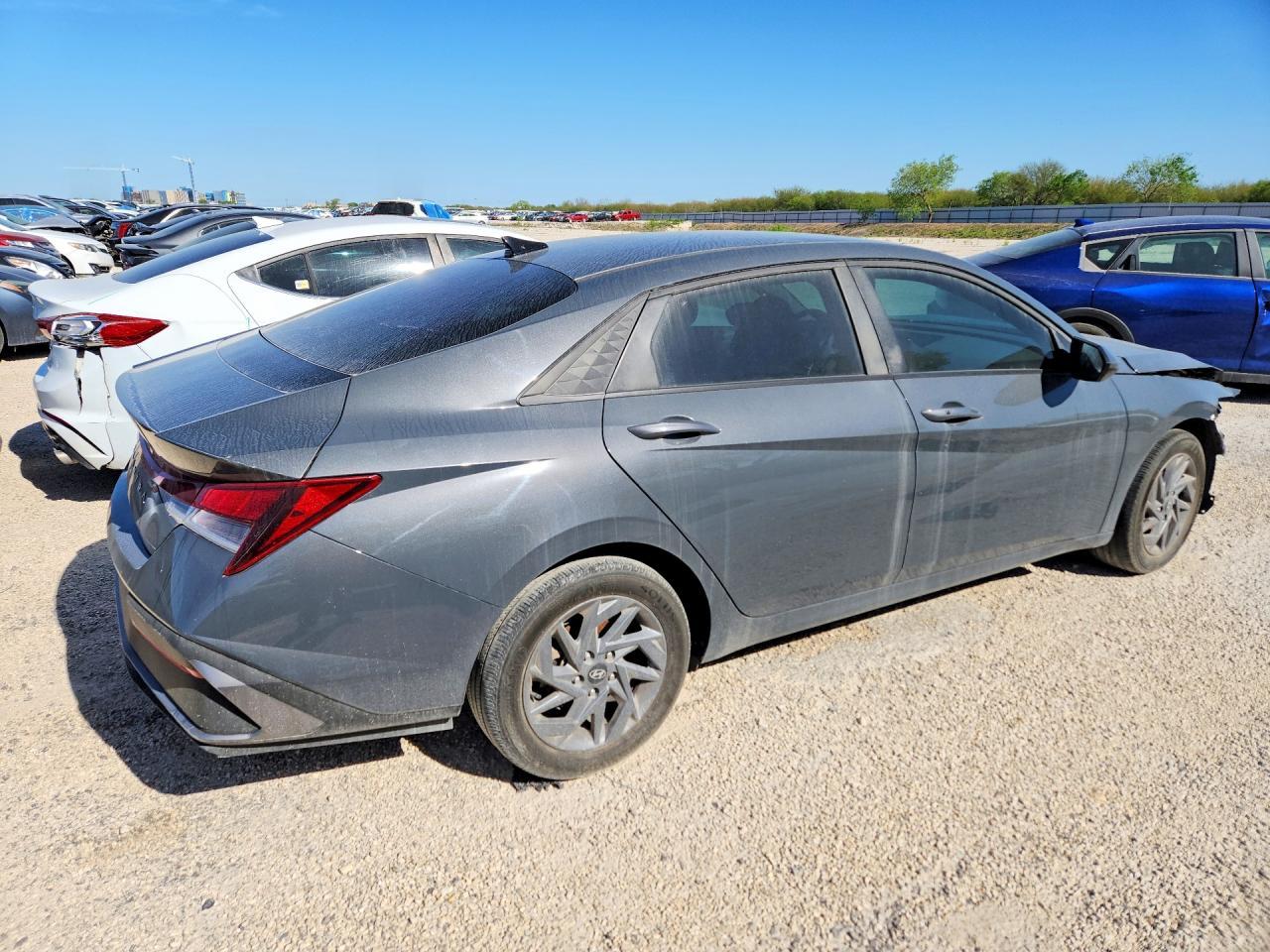 2024 Hyundai Elantra Sel - Фото 3