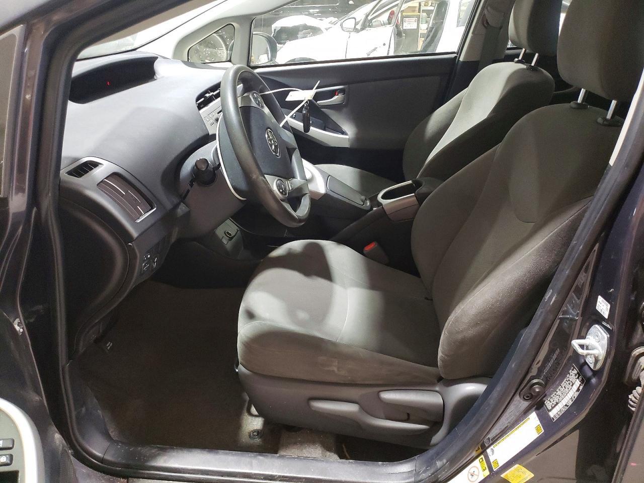 2015 Toyota Prius Two - Image 7