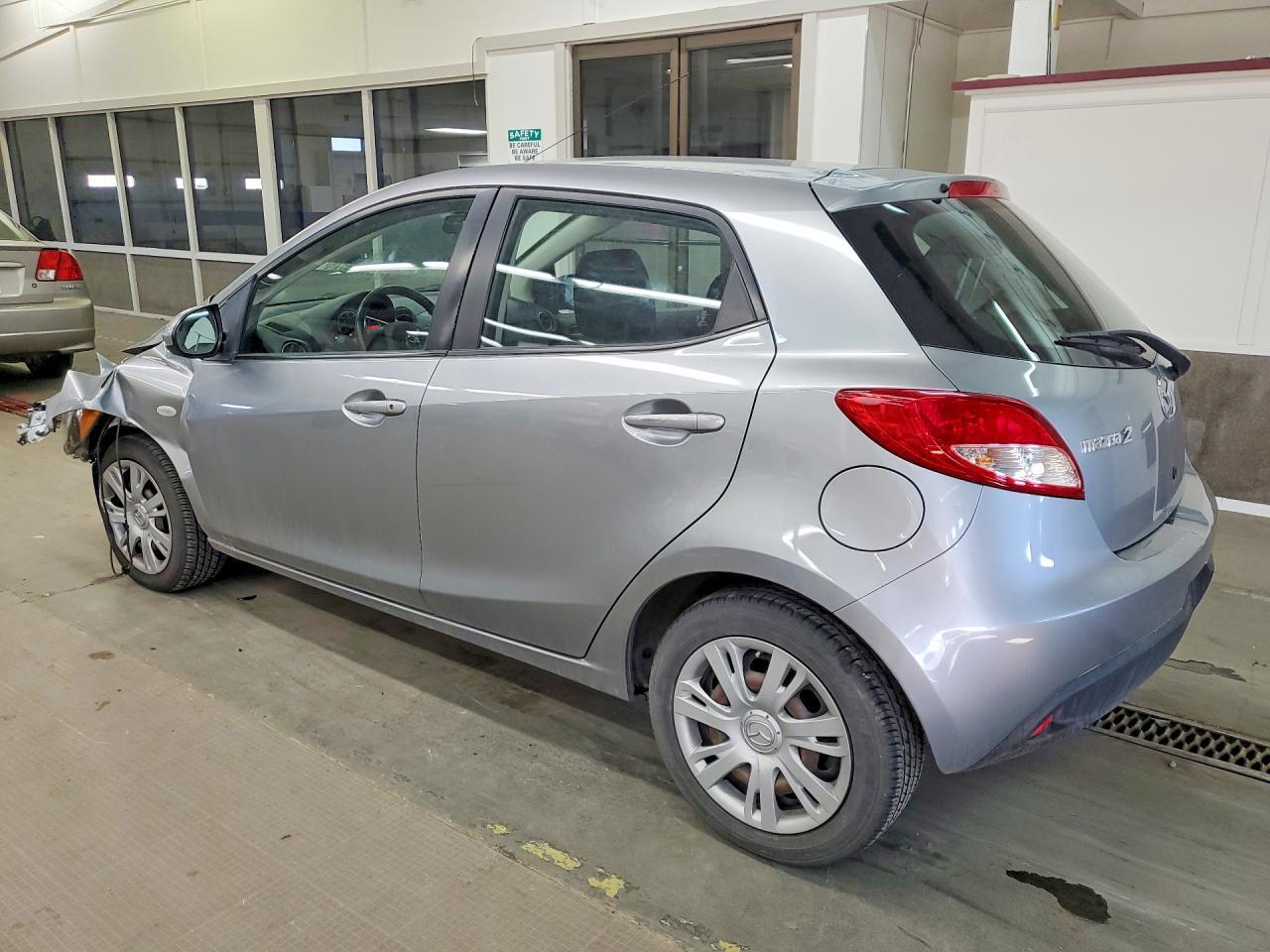 2014 Mazda Mazda2 Sport - Фото 2