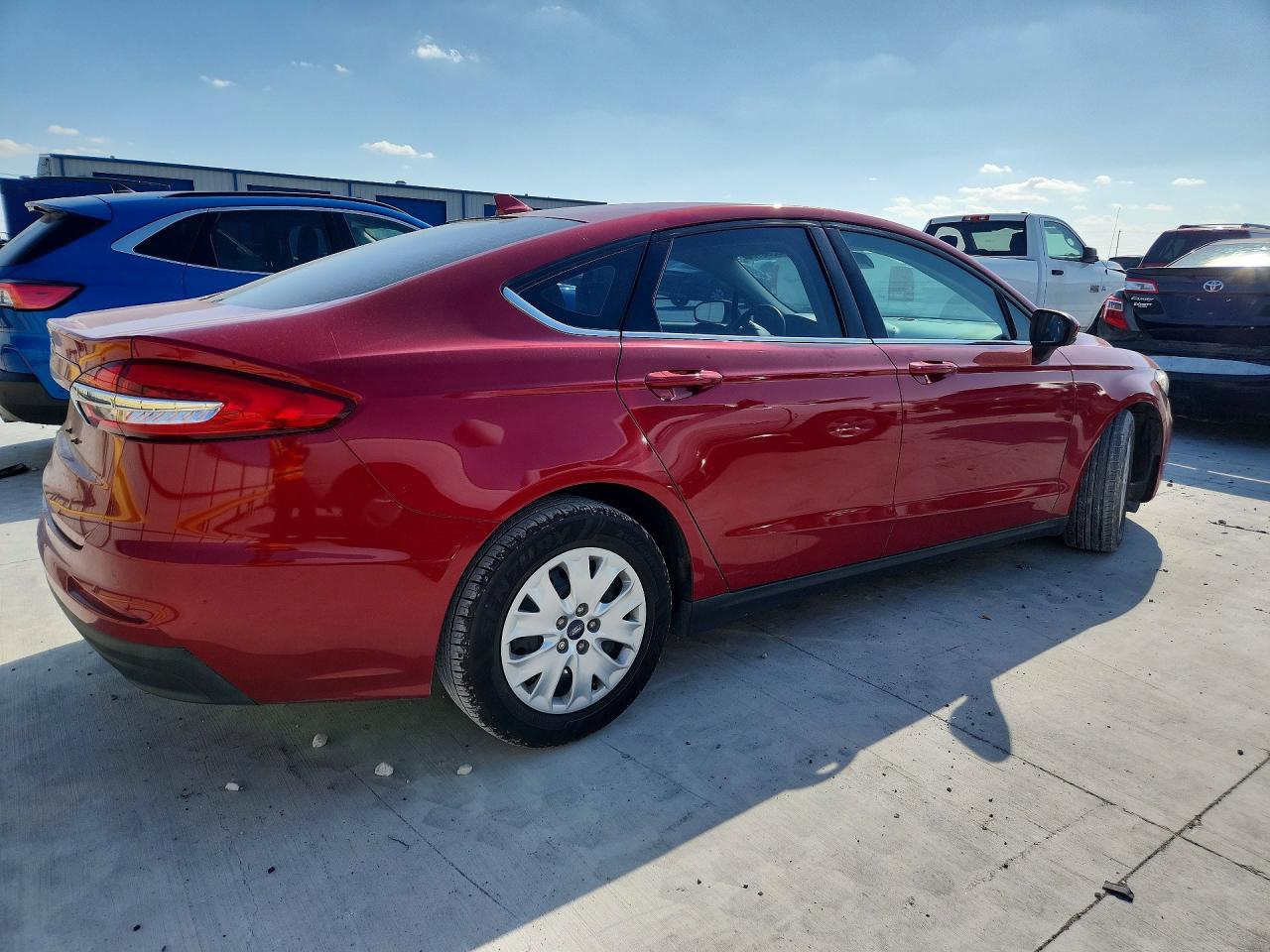 2020 Ford Fusion S - Image 3