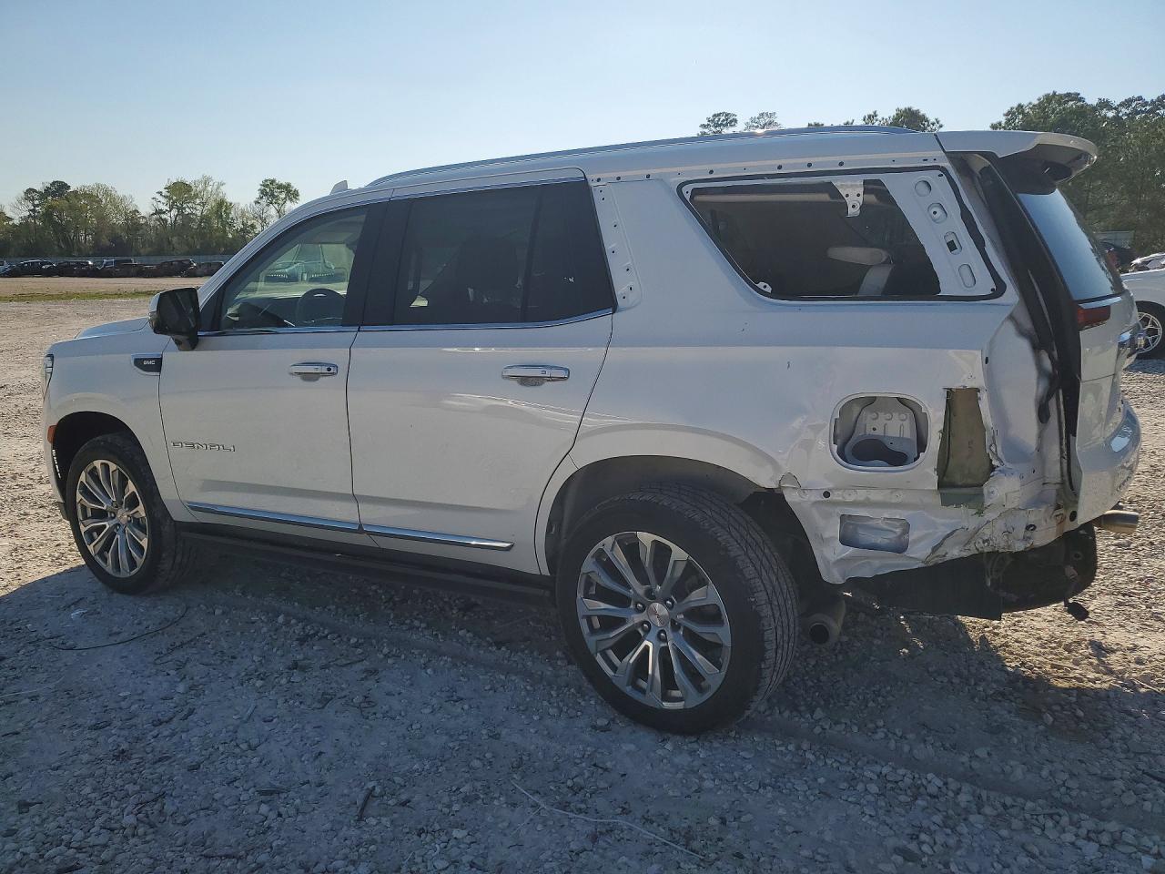 2022 GMC Yukon Denali - Фото 2