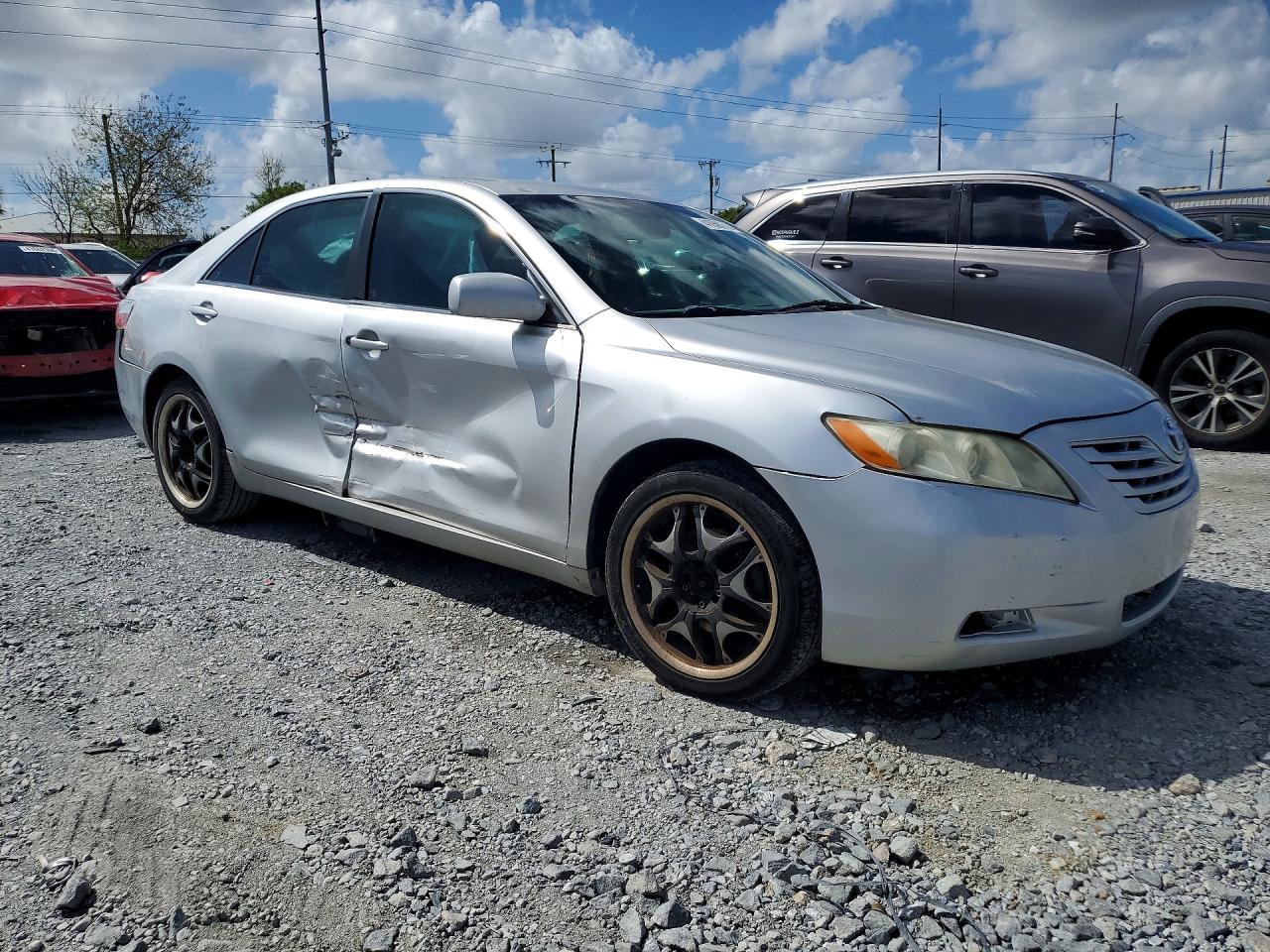 2009 Toyota Camry Le - Фото 4