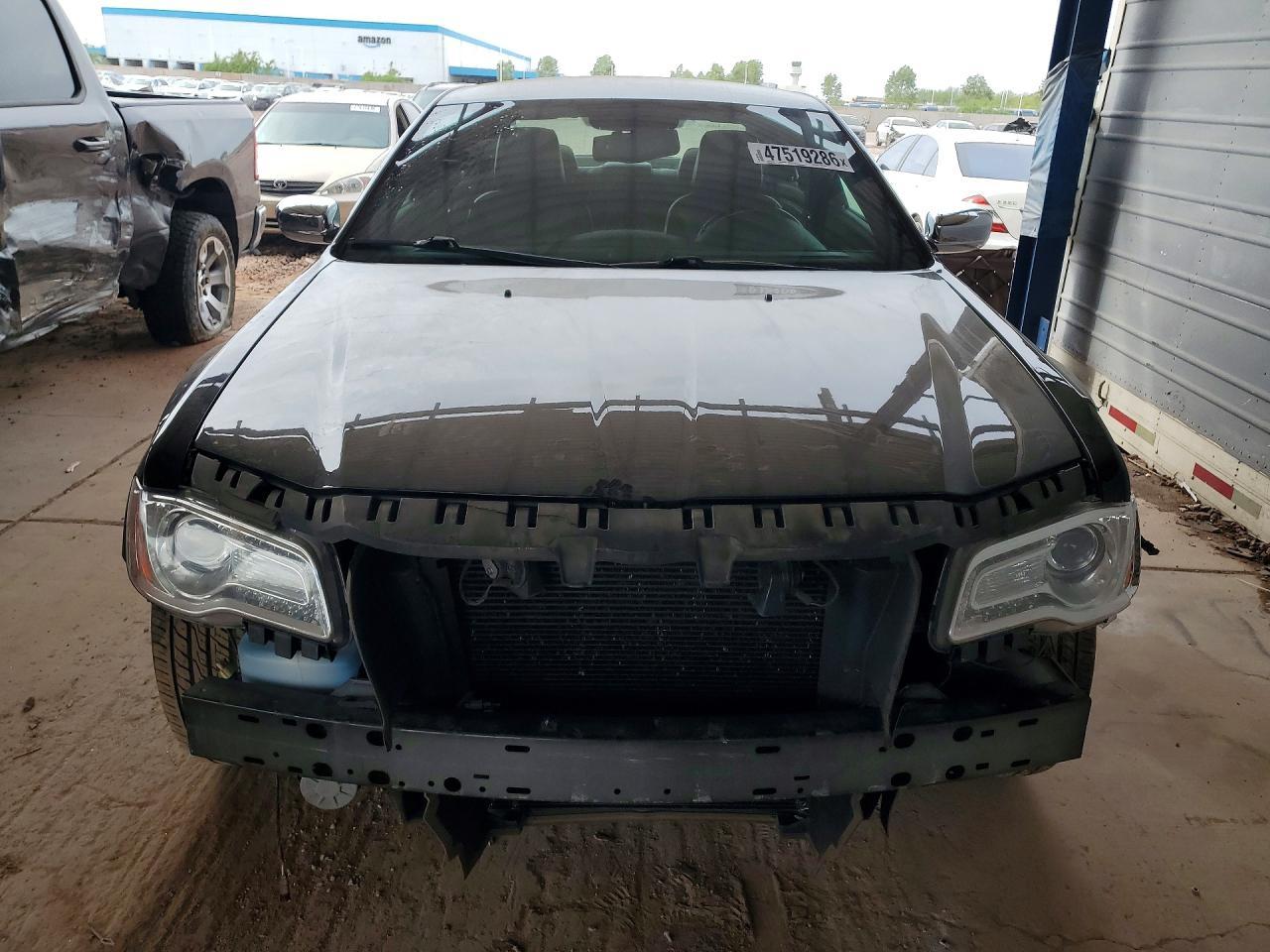 2014 Chrysler 300C - Image 5