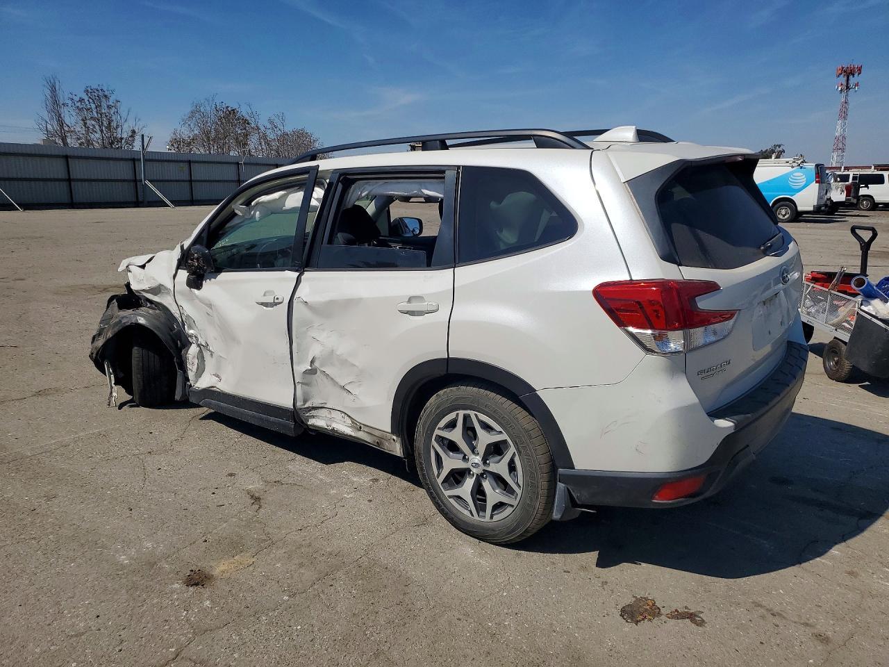 2019 Subaru Forester Premium - Фото 2