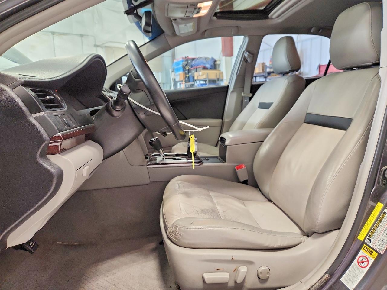 2014 Toyota Camry Xle - Image 7