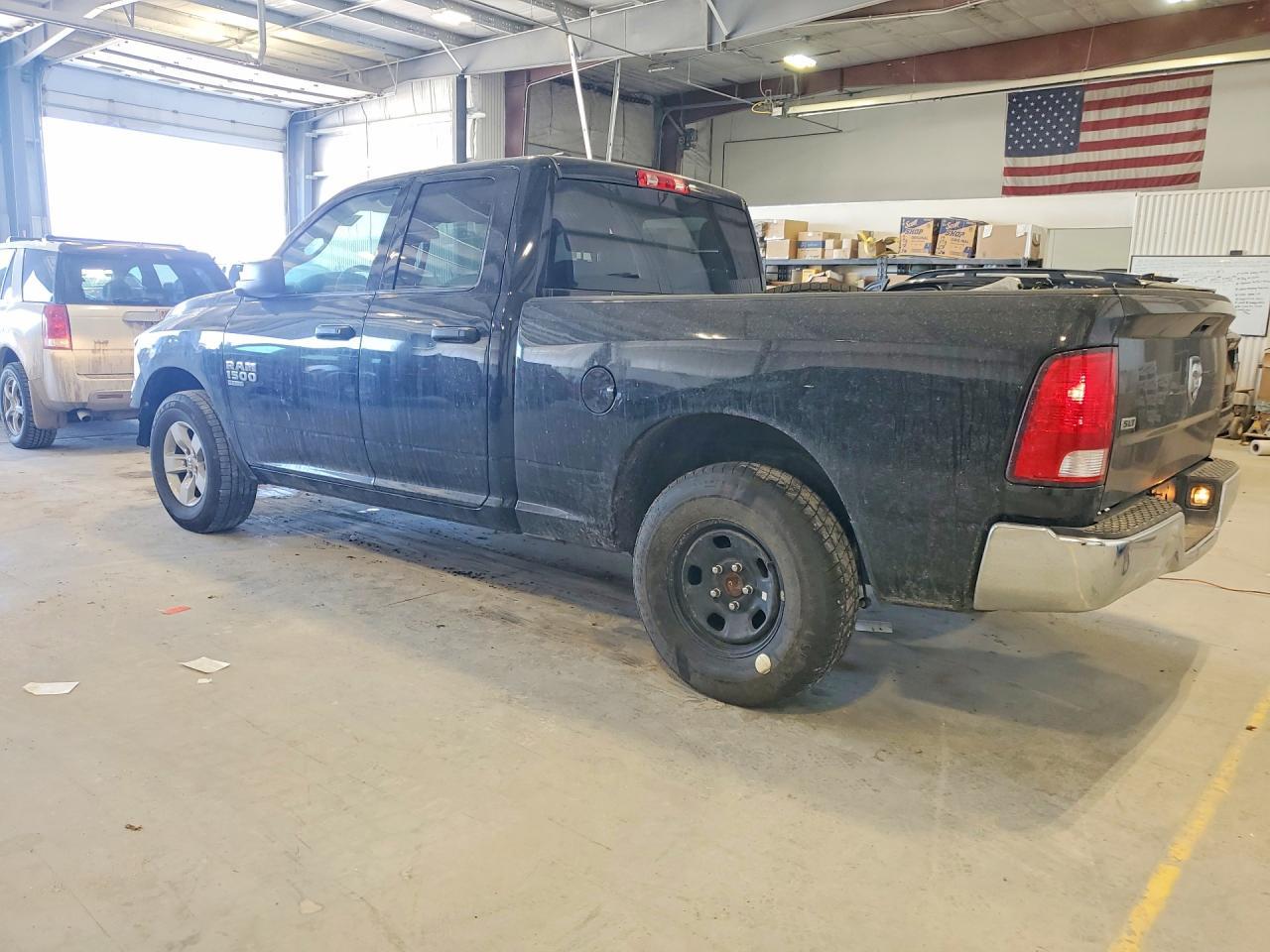 2024 Ram 1500 Classic Slt - Фото 2