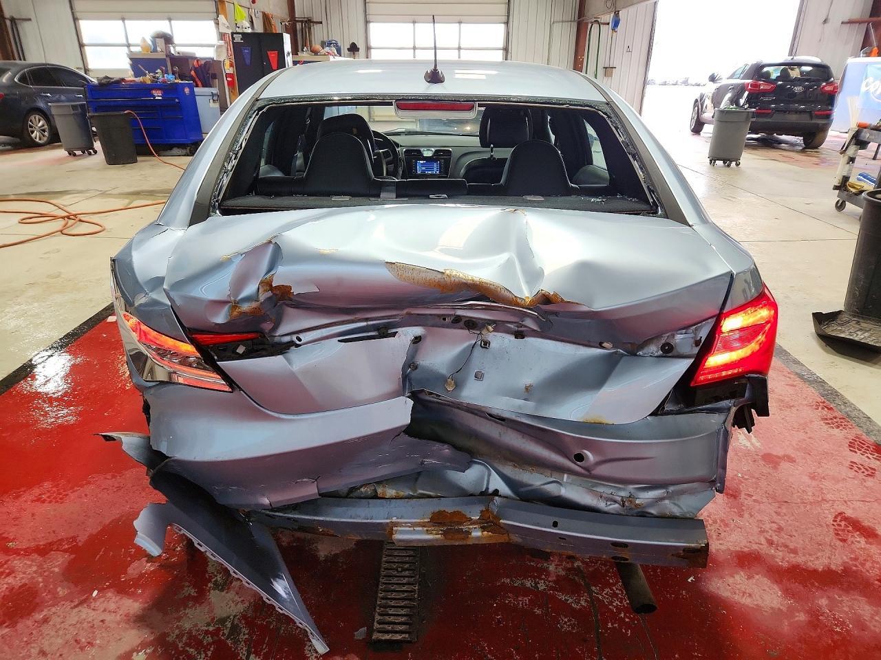 2012 Chrysler 200 Limited - Фото 6