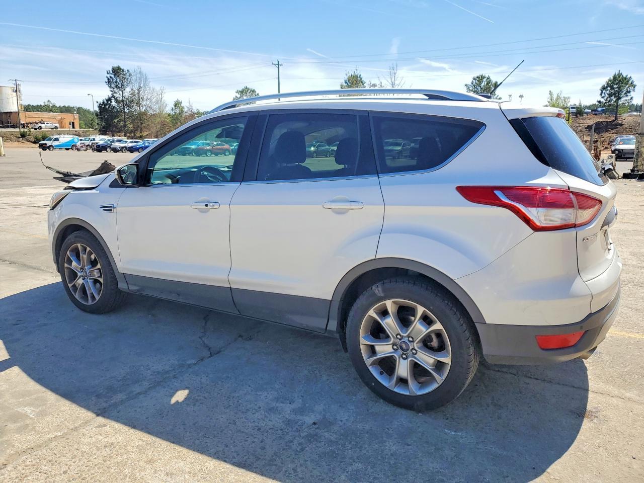 2016 Ford Escape Titanium - Фото 2