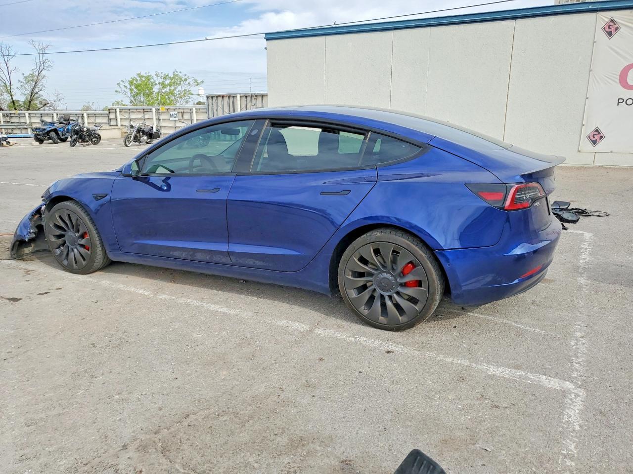 2022 Tesla Model 3 - Image 2