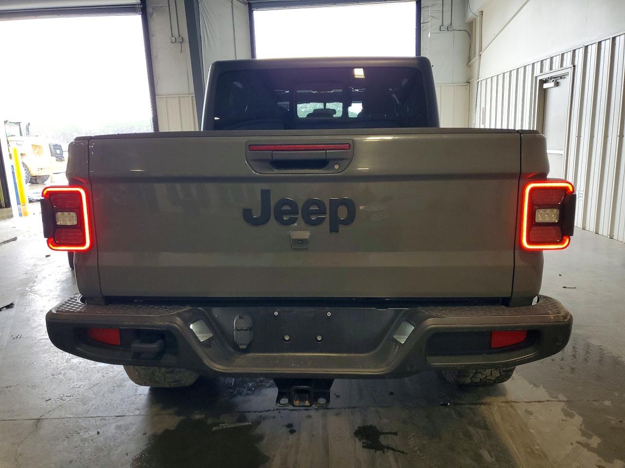 2021 Jeep Gladiator - Image 6