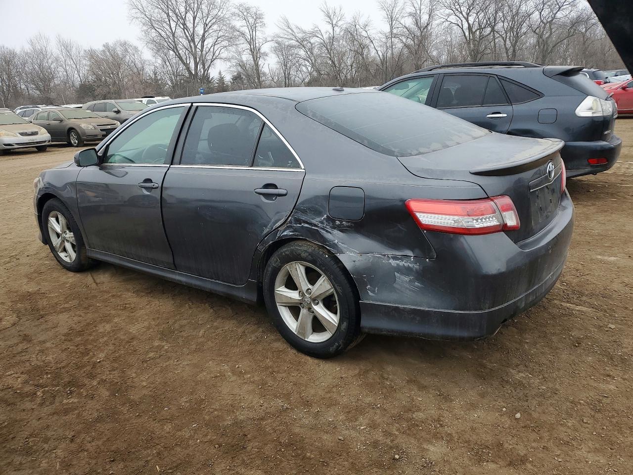2010 Toyota Camry Se - Фото 2