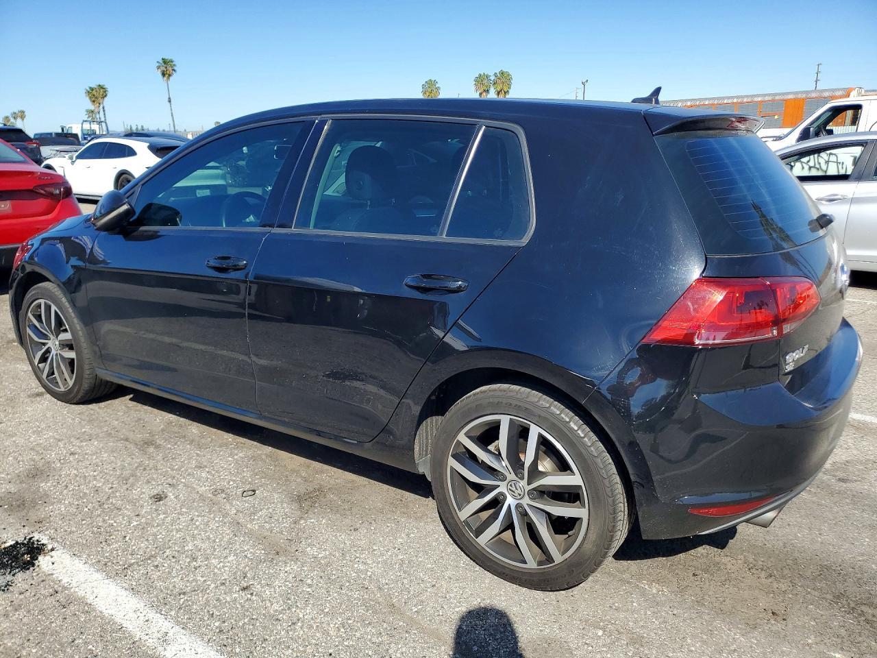 2016 Volkswagen Golf S - Фото 2