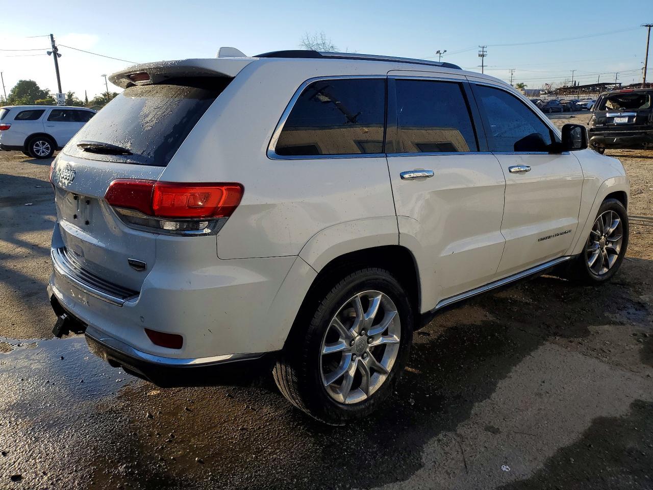 2014 Jeep Grand Cherokee Summit - Image 3