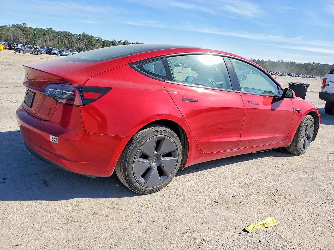 2023 Tesla Model 3 - Фото 3