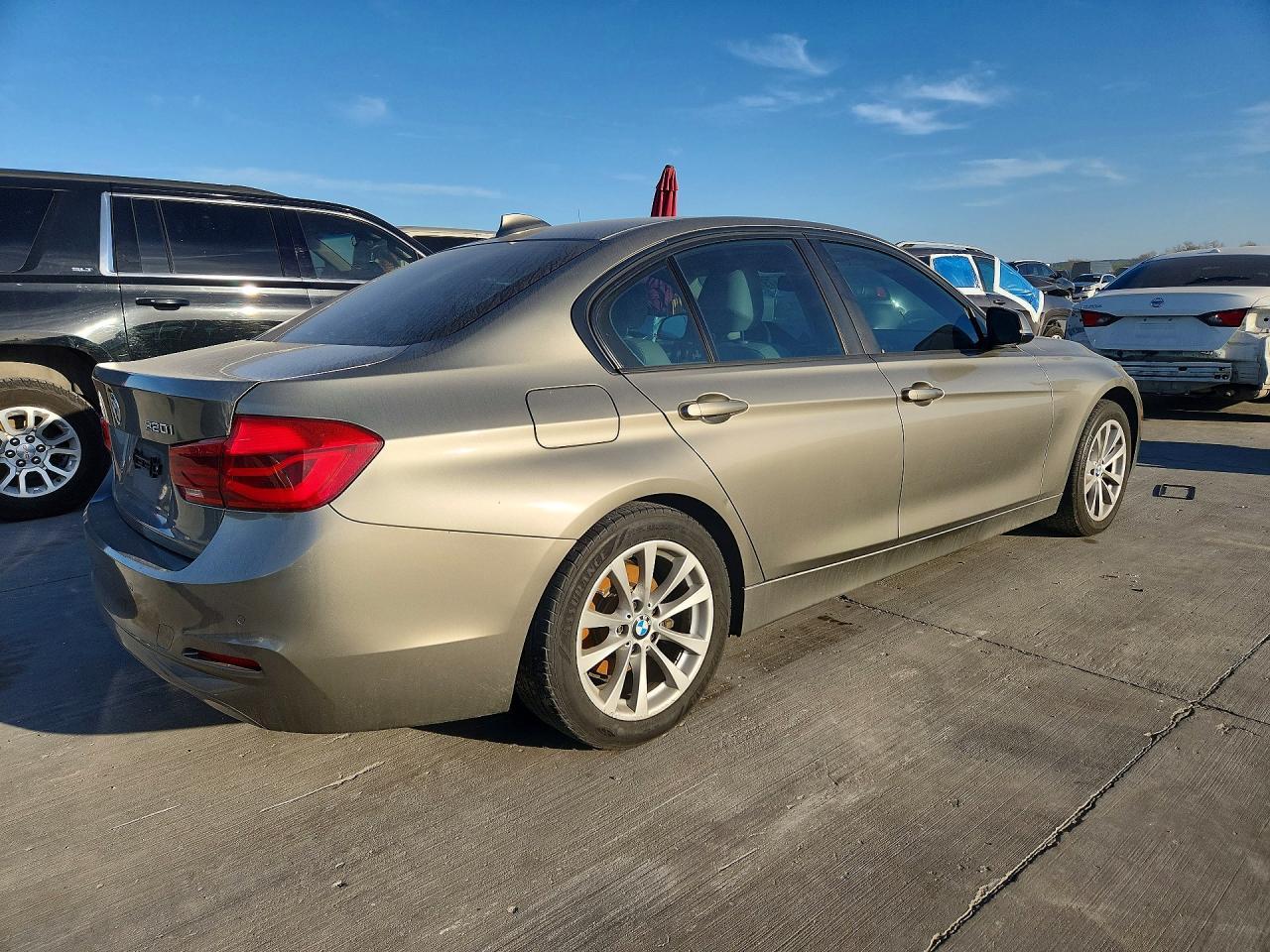 2017 BMW 320 I - Фото 3