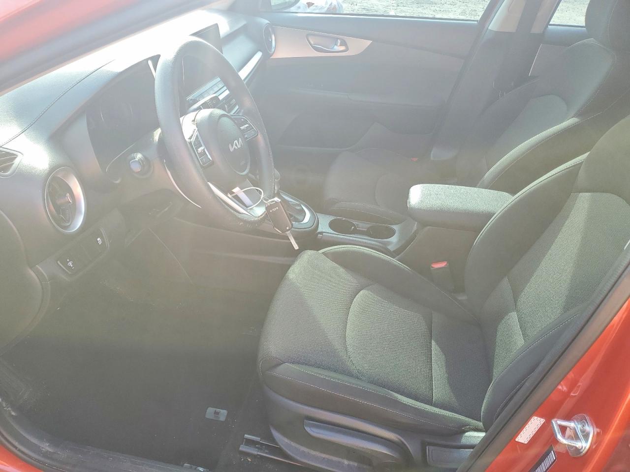 2022 Kia Forte Lxs - Image 7