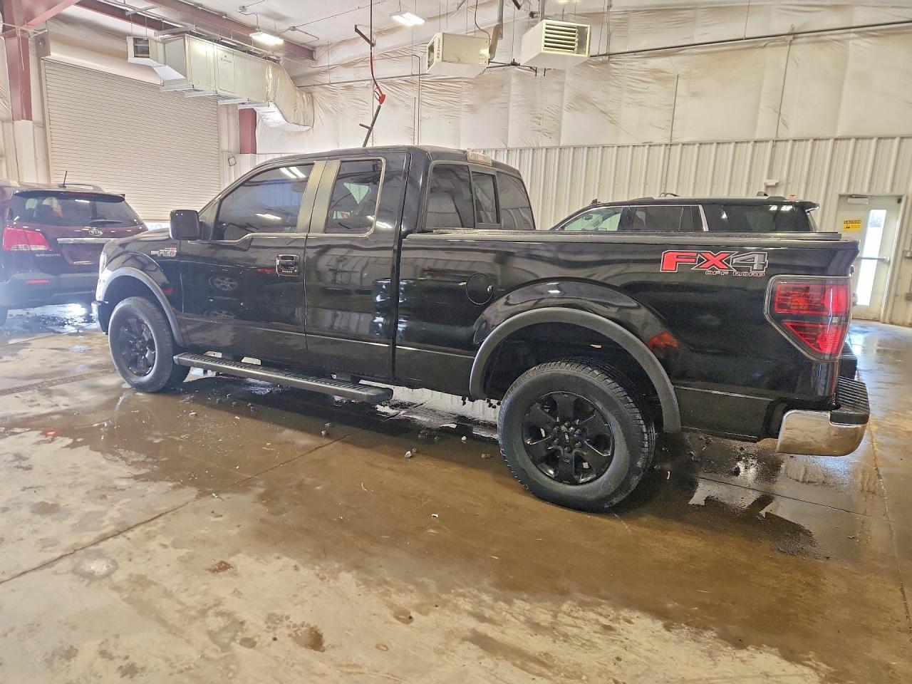 2011 Ford 150 - Фото 2