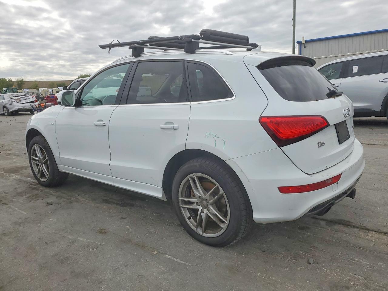 2014 Audi Q5 Premium Plus - Image 2