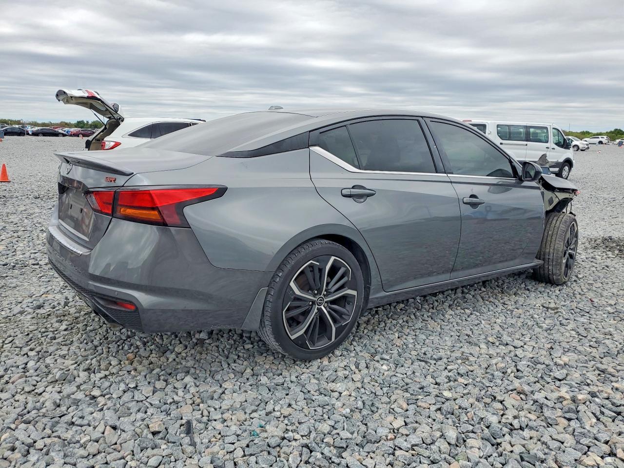2023 Nissan Altima 2.5 Sr - Image 3
