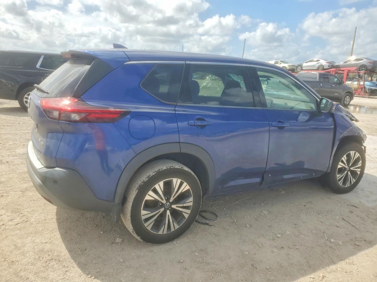 2021 Nissan Rogue Sv - Image 3