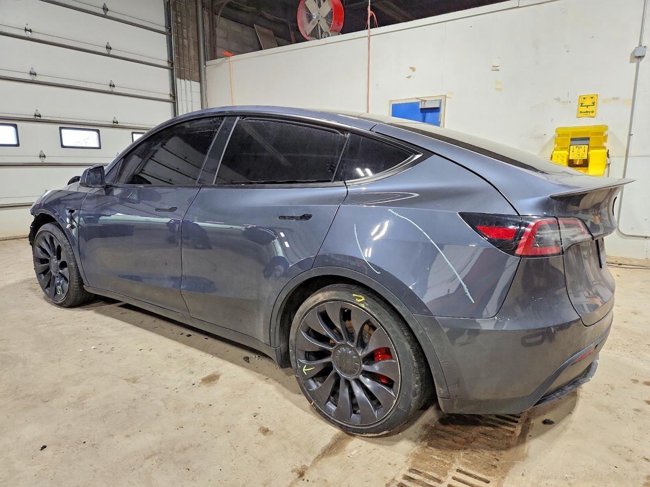 2022 Tesla Model Y - Фото 2