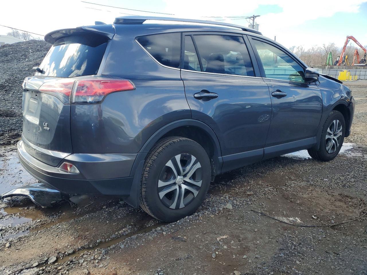 2018 Toyota Rav4 Le - Image 3