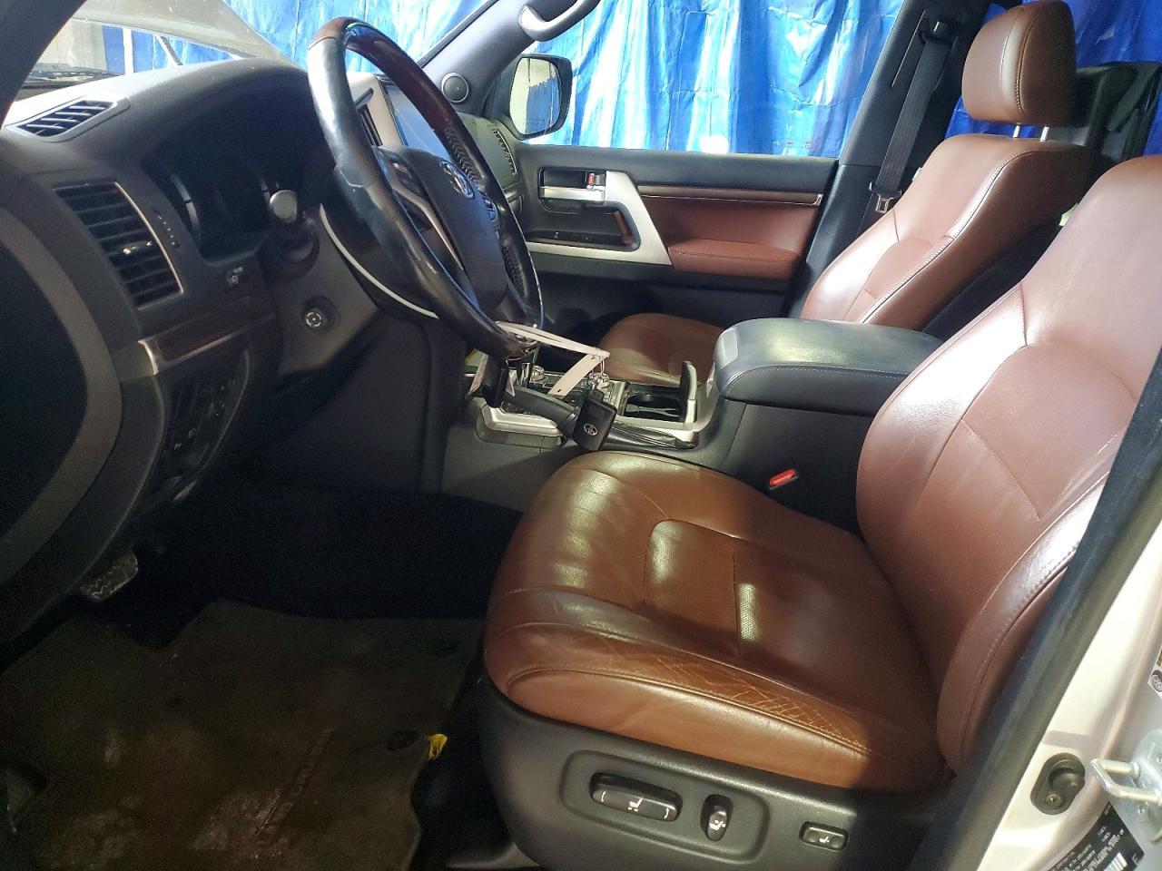2016 Toyota Land Cruiser Base - Image 7