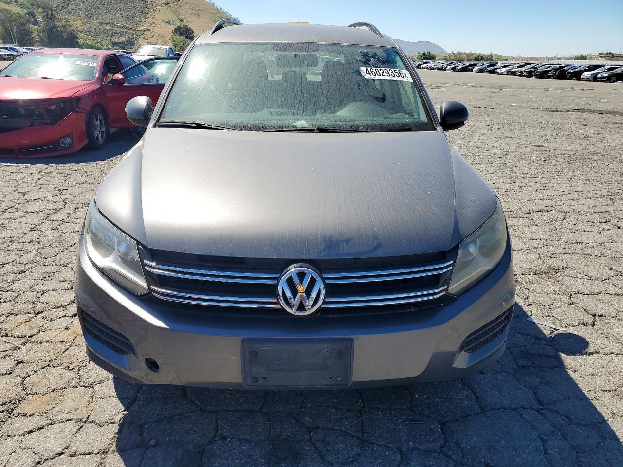 2015 Volkswagen Tiguan S - Фото 5