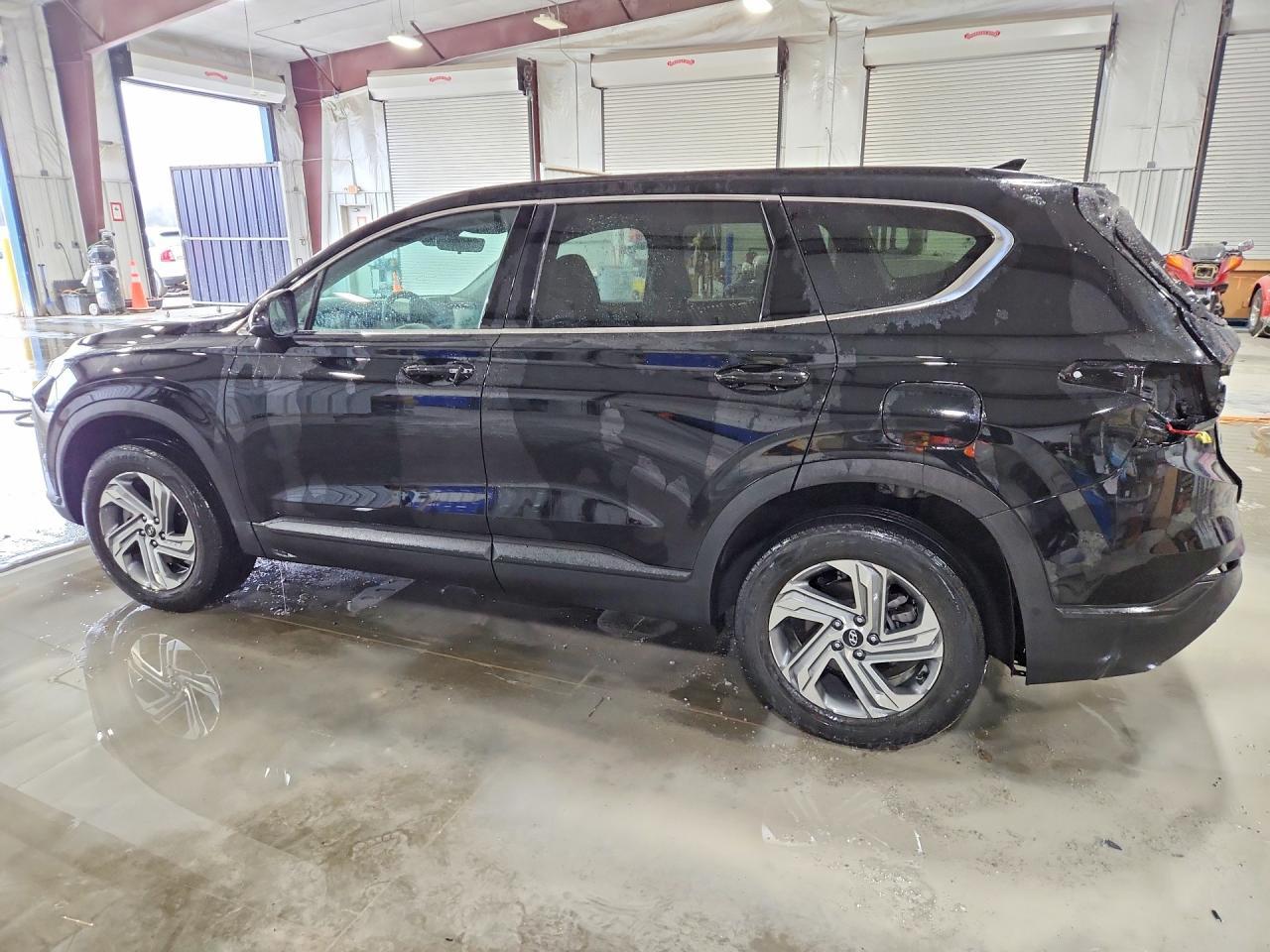 2022 Hyundai Santa Fe - Image 2
