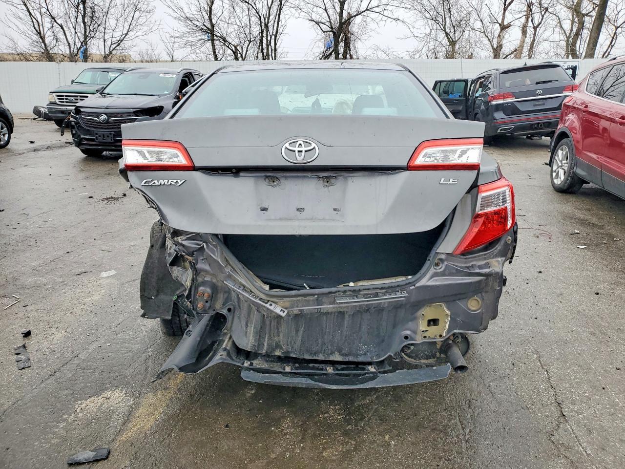 2014 Toyota Camry Le - Image 6