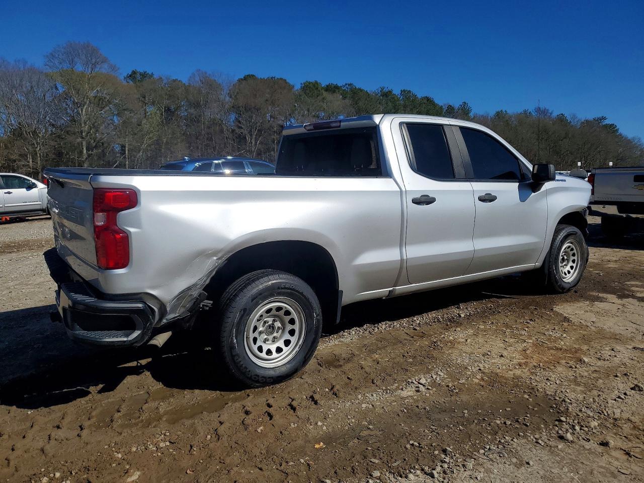 2020 Chevrolet Silverado C1500 - Фото 3