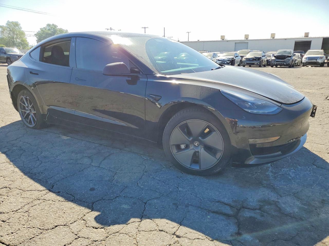 2022 Tesla Model 3 - Фото 4