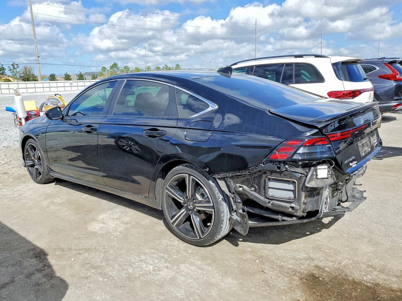 2023 Honda Accord Hybrid Sport - Image 2