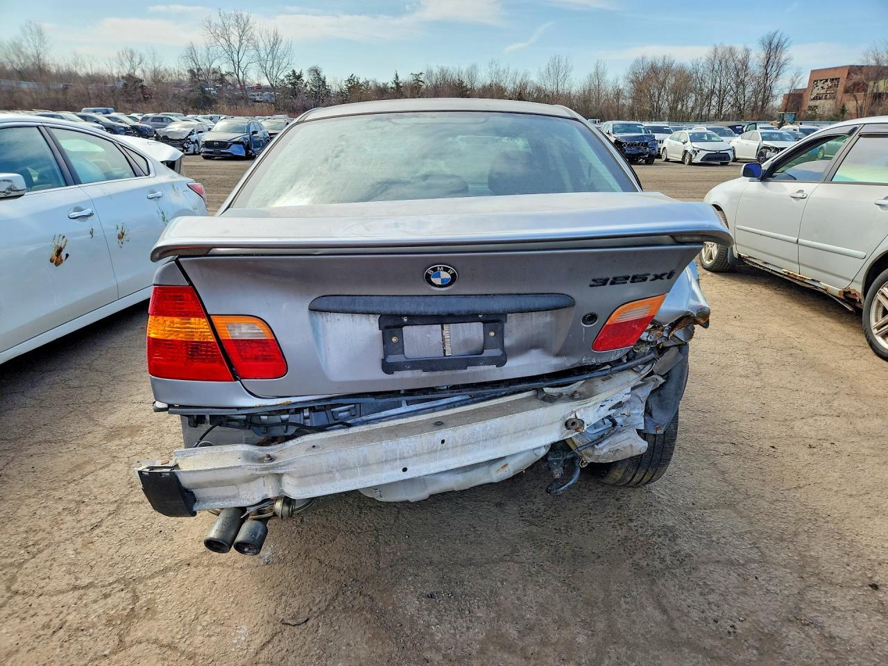 2004 BMW 325 Xi - Image 6