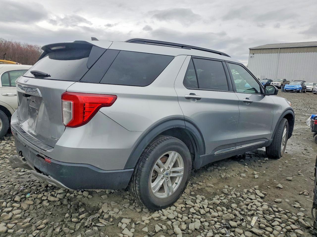 2023 Ford Explorer Xlt - Image 3