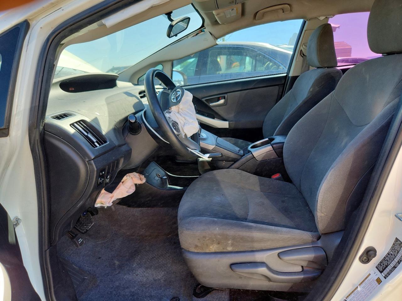 2015 Toyota Prius Two - Фото 7