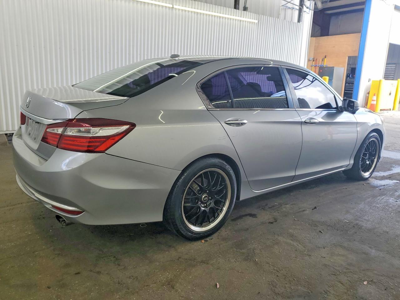 2017 Honda Accord Ex - Image 3
