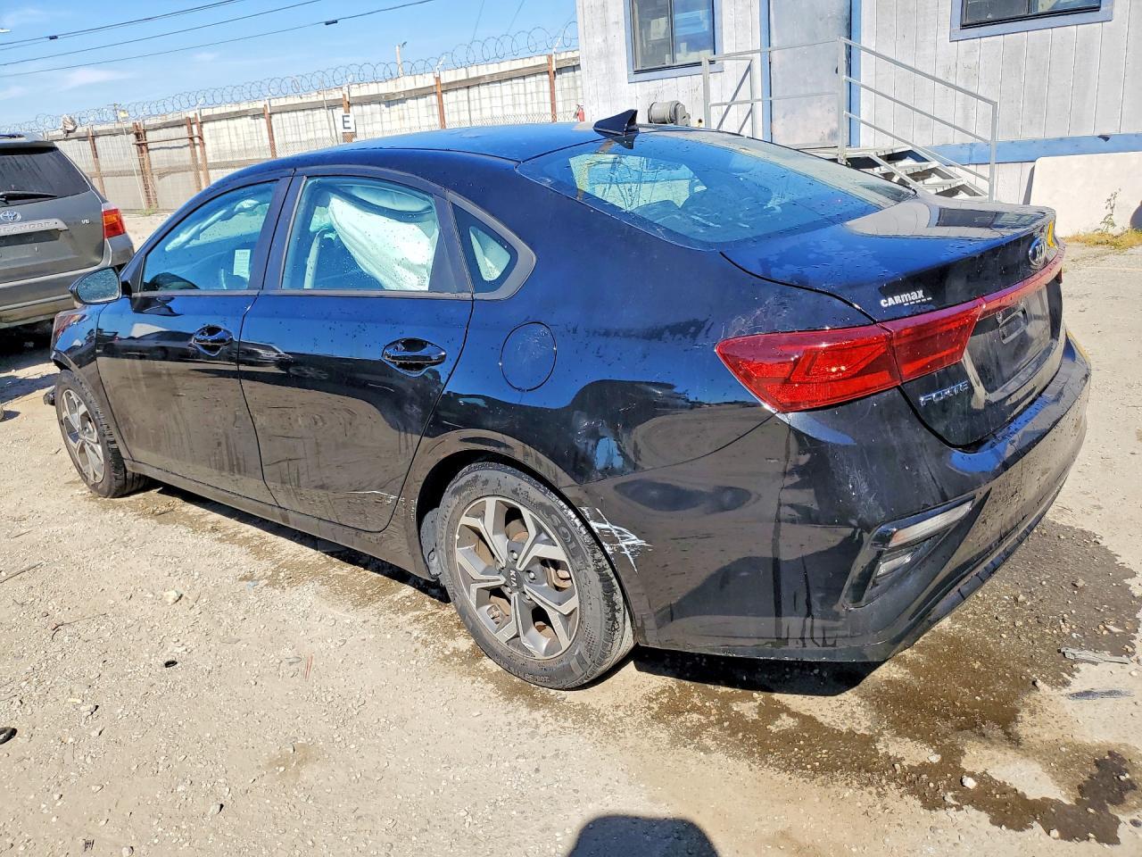 2020 Kia Forte Lxs - Фото 2