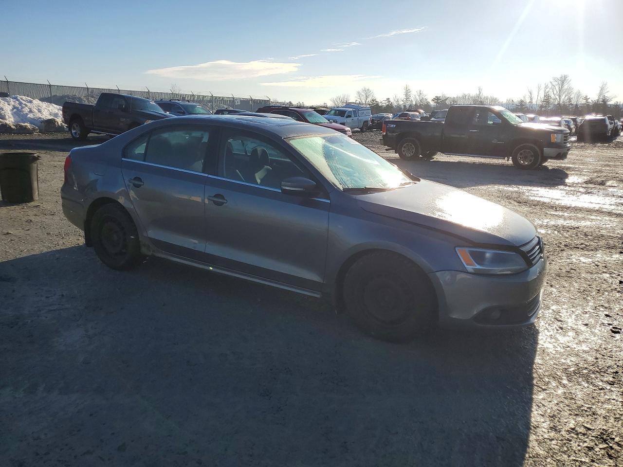 2014 Volkswagen Jetta 1.8 Tsi 4Dr - Image 4