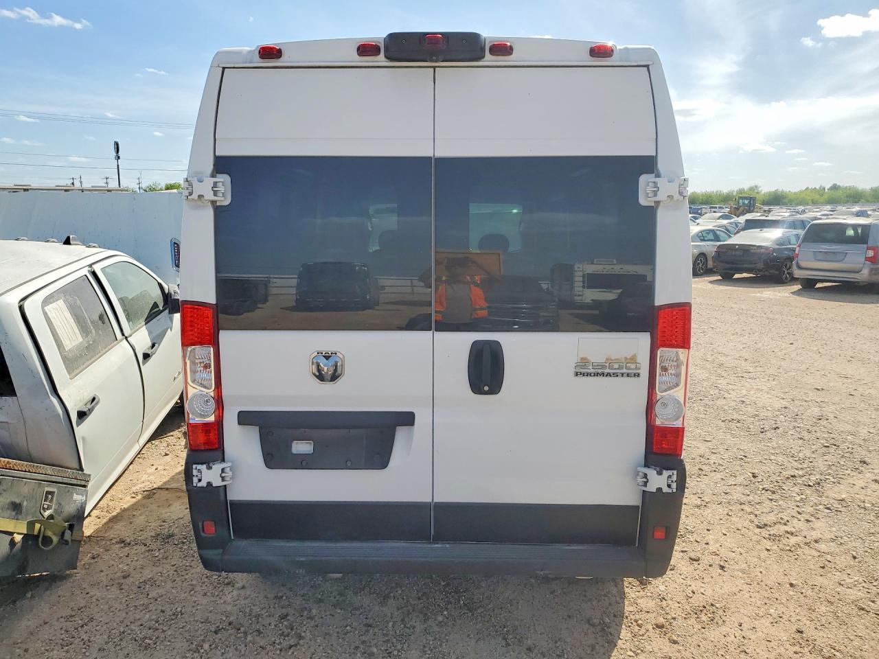 2023 Ram Promaster 2500 Delivery Van - Фото 6